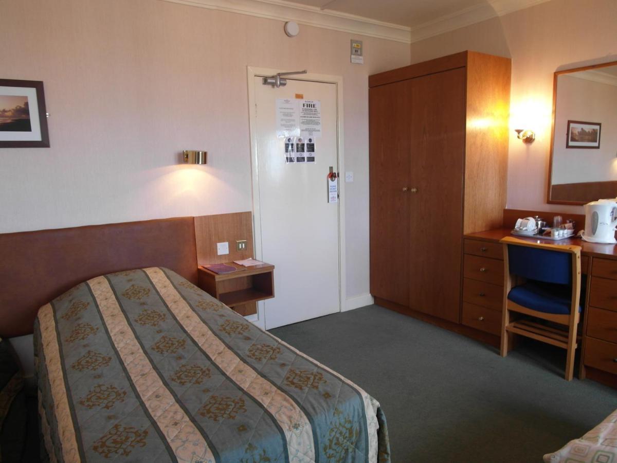 County Hotel Скегнесс Номер фото